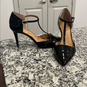 NWOB Calvin Klein black patent leather heels - 7.5